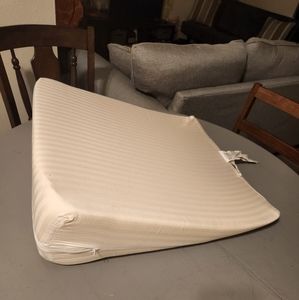 Wedge Pillow